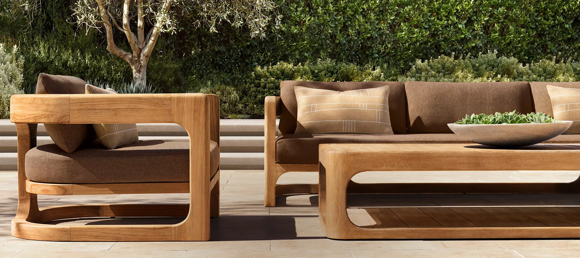 Sofa Luar Cassale|Perabot Patio Mewah Premium